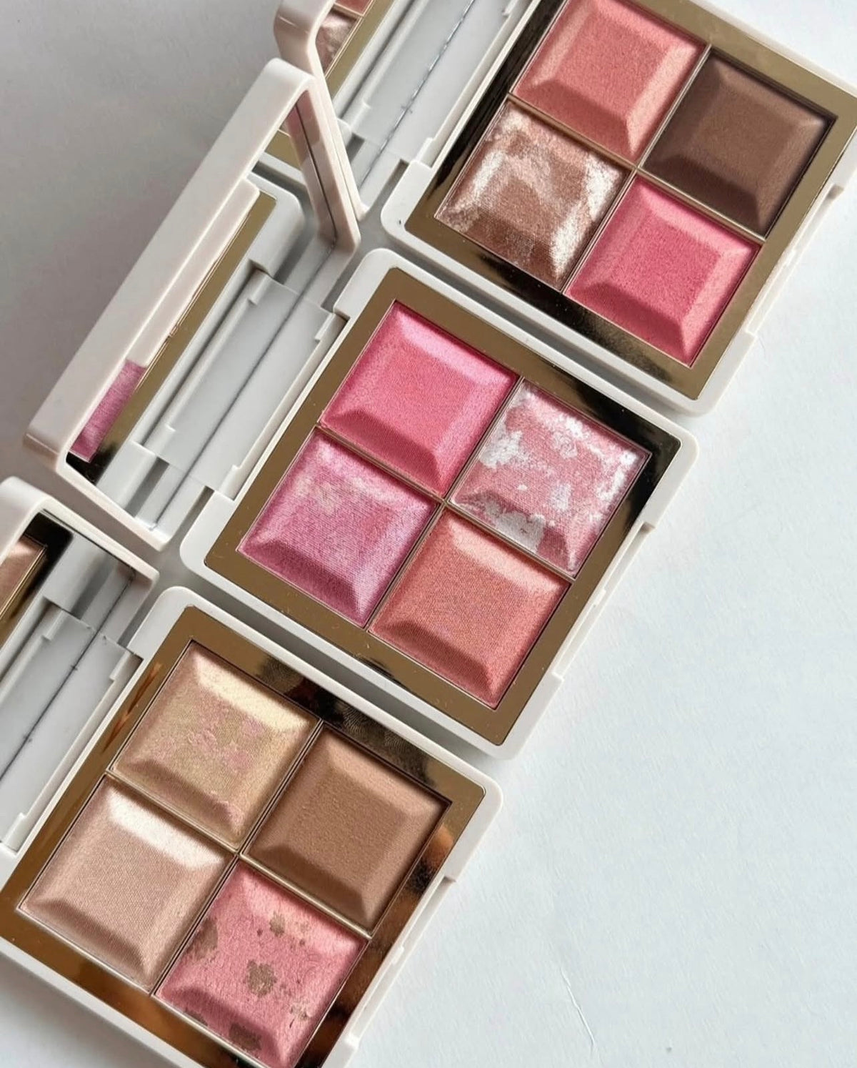 Paleta Montoc Light Set Bronzer Rubor E Iluminador Carlota