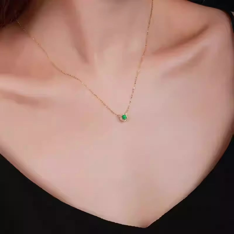 Cadena con dije delicado